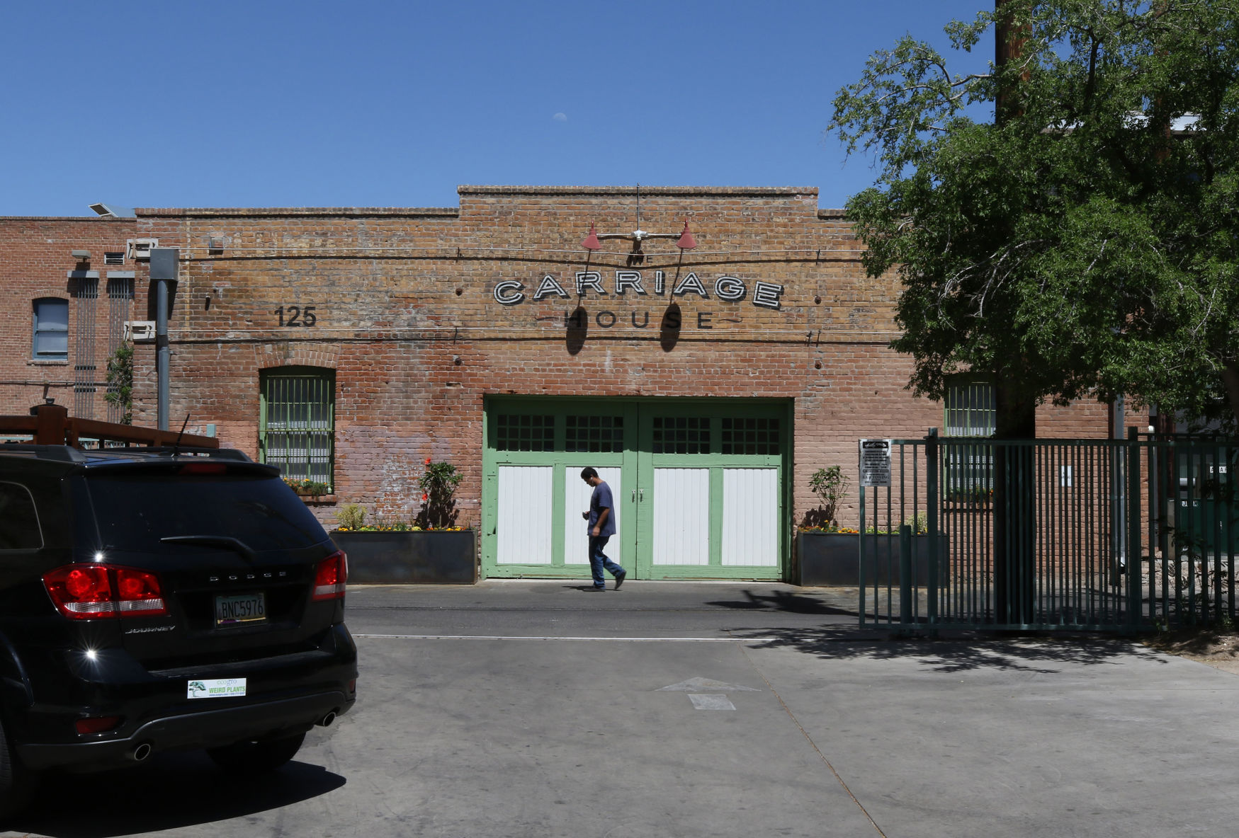 Arizona Avenue